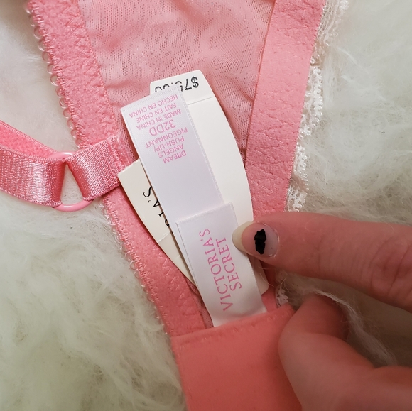 SOLD 🤑 New designer bra Victoria's secret - Picture 4 of 5
